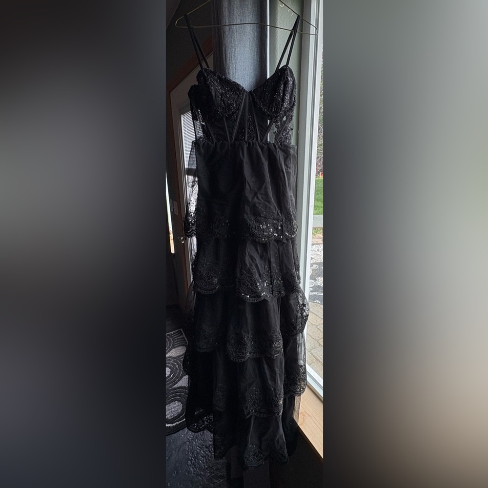 Lulu's Elegant Black Lace Dress